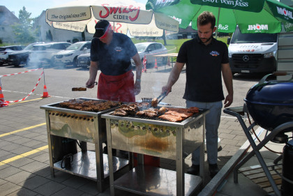 Grillhöck und Mitarbeiter-Info